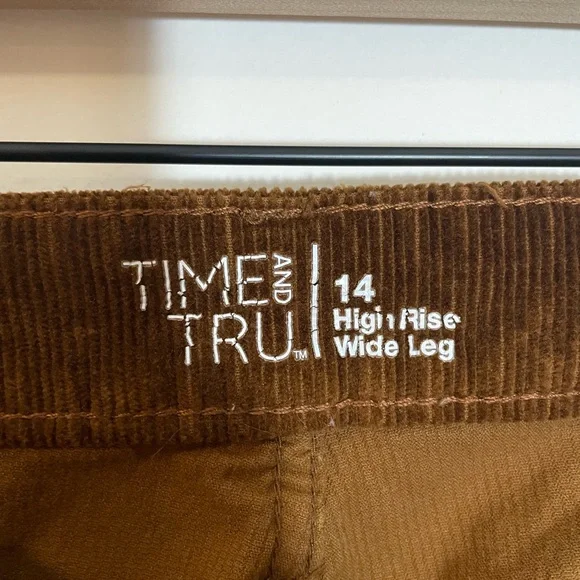 Time & Tru High Rise Wide Leg Corduroy Ankle Pants Button Fly Size 14 Brown 🍁 🍂 - Picture 3 of 11